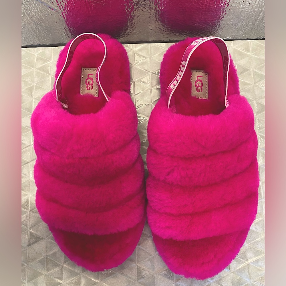 UGG Size 5 Hot Pink Super Fluff Slipper Faux Fur Clog - Never been worn